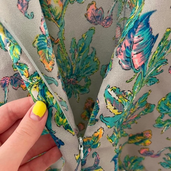 Mika & Gala Floral Romper NWOT - Picture 11 of 12